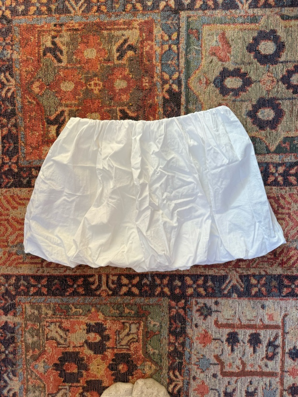 white aritiza bubble skirt